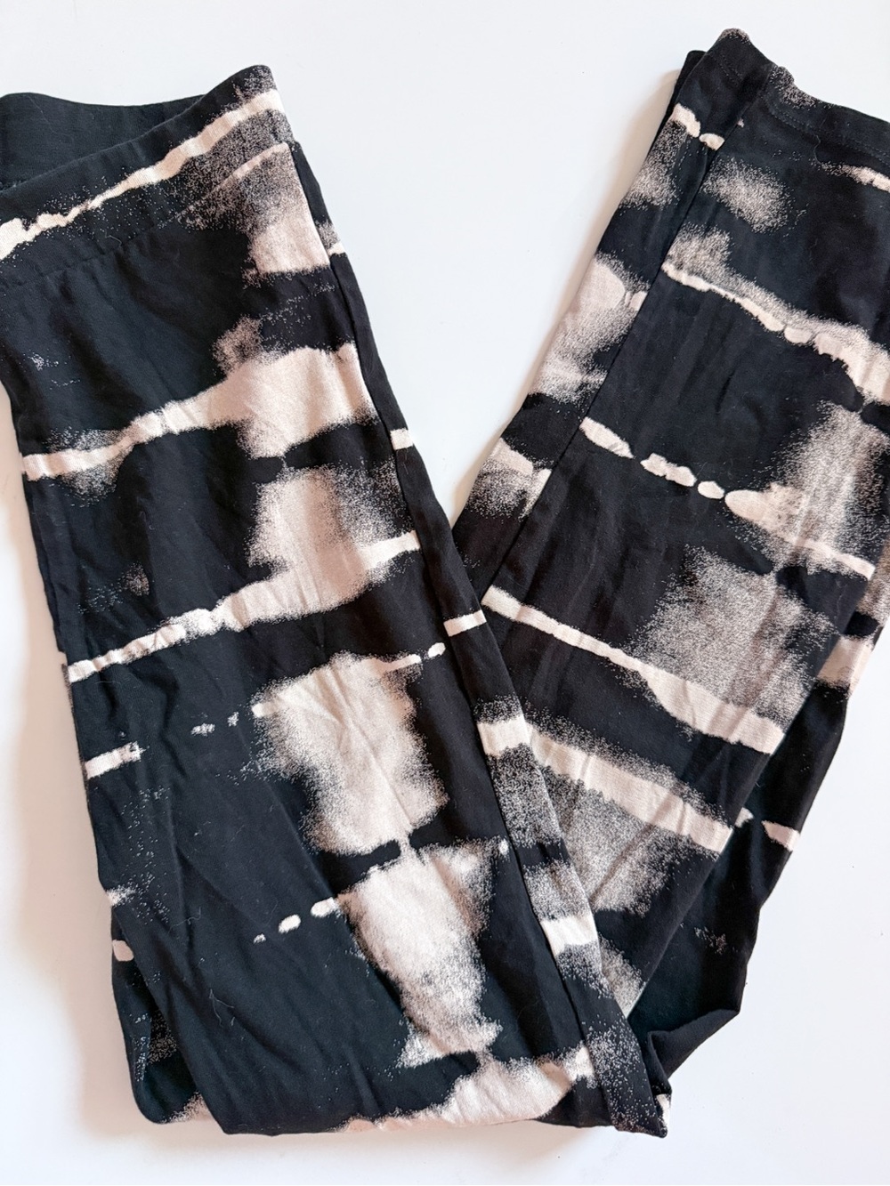 H&M Black and Cream Tie-Dye Flare leggings